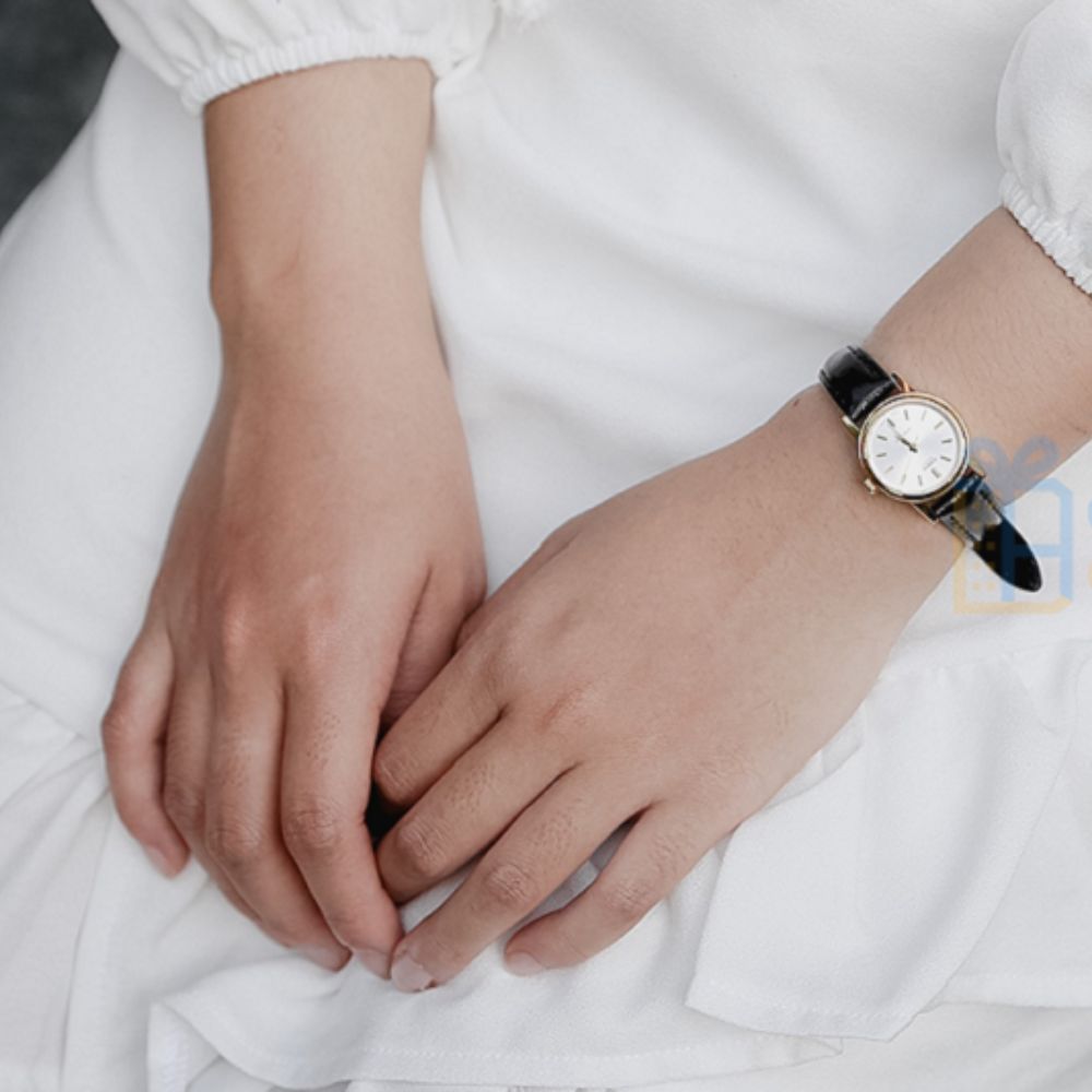 Đồng hồ đeo tay thể hiện lời chúc ý nghĩa đến đối tác, khách hàng nữ vào ngày 8/3