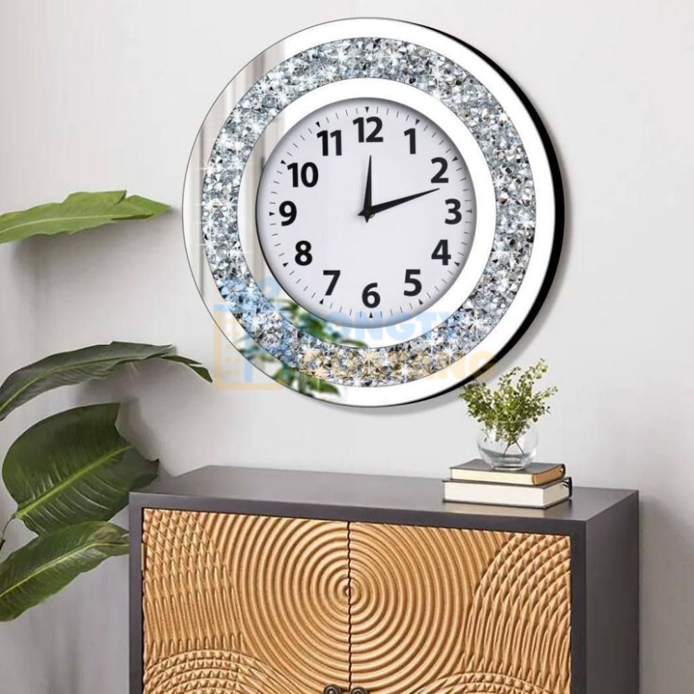 Đồng hồ treo tường pha lê ý nghĩa gửi gắm tình cảm với đối tác người nước ngoài