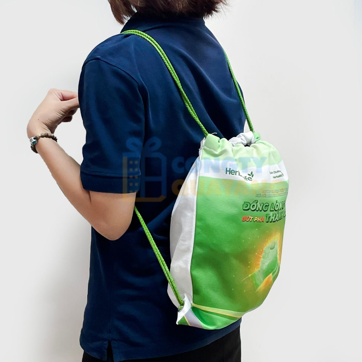 Túi vải cho sự kiện thể thao: Quà tặng thân thiện môi trường cho các vận động viên và cổ động viên - Congtyquatang.com.vn