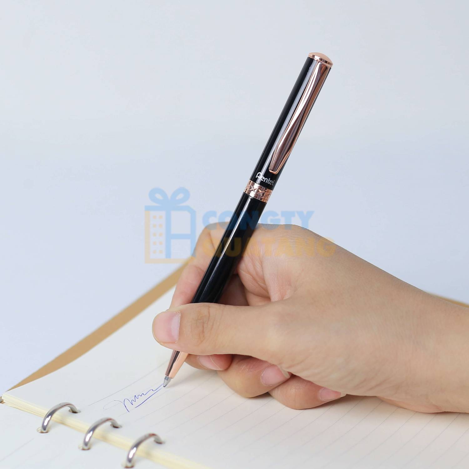 Bút Pentel đem đến trải nghiệm viết mượt mà và êm ái