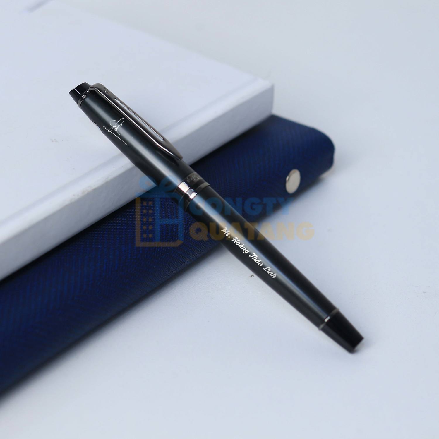 Bút máy Waterman Paris khắc tên theo yêu cầu tại DTH Gift