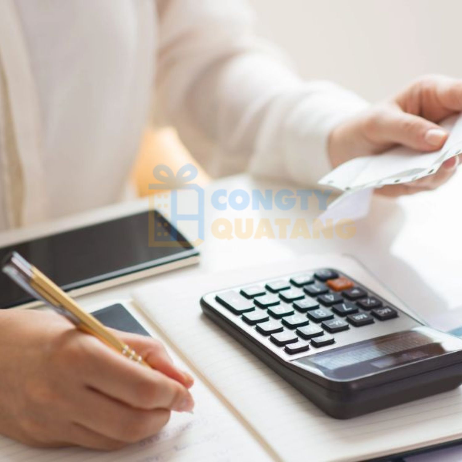 Hạch toán chi phí mua quà Tết cho nhân viên - Congtyquatang.com