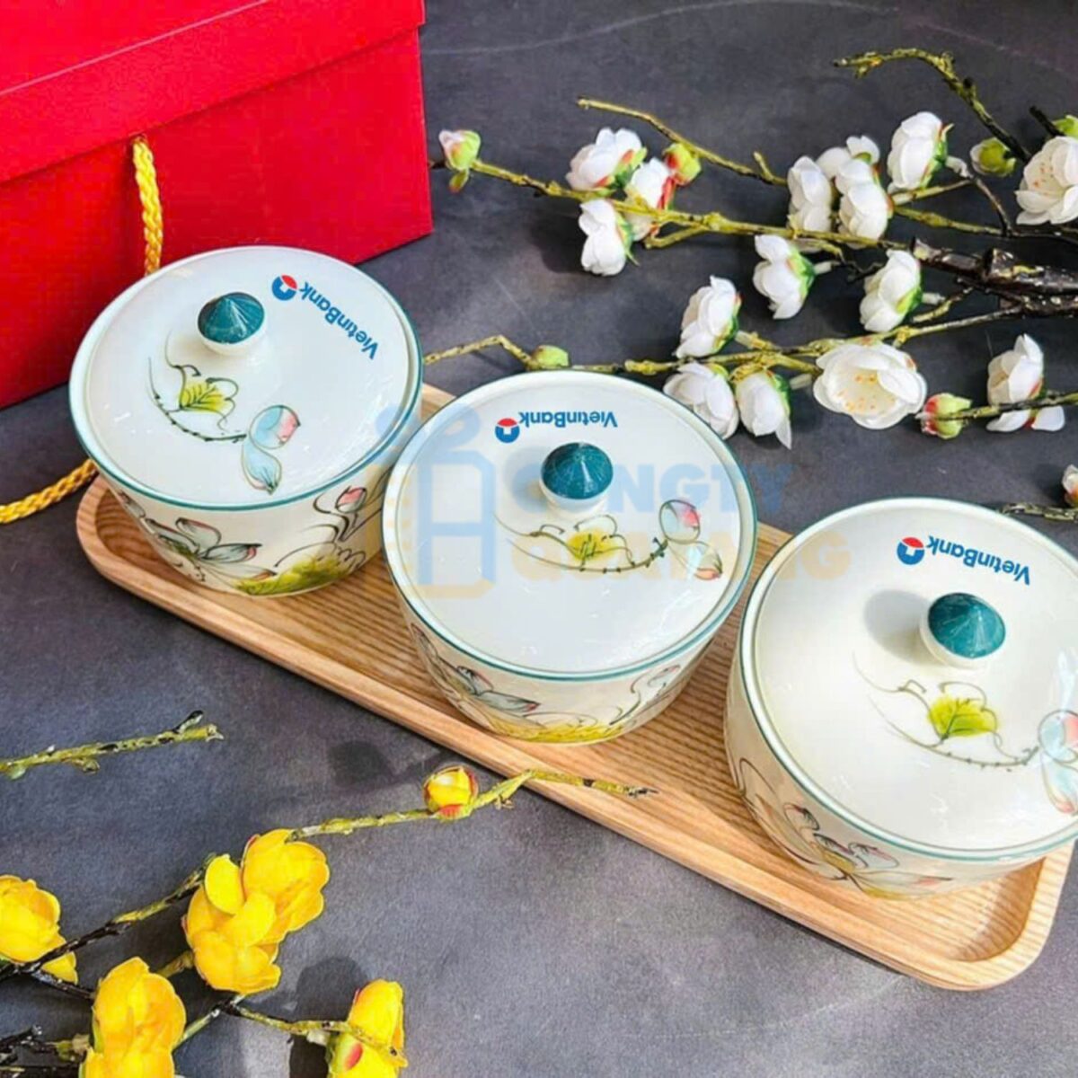 Hũ đựng mứt Tết gốm sứ Bát Tràng họa tiết hoa sen KMT-13 - Congtyquatang.com