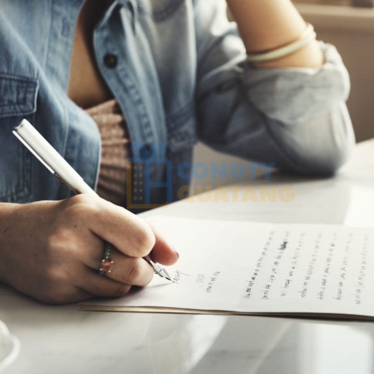 Hướng dẫn chi tiết soạn mẫu đề xuất tặng quà khách hàng chuyên nghiệp - Congtyquatang.com