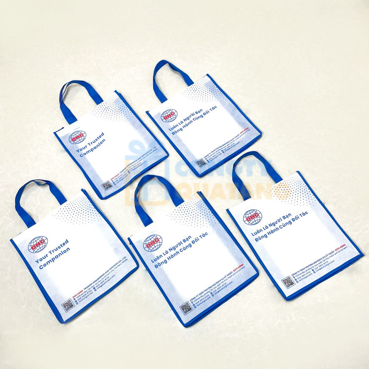 Ngân sách có hạn nên chọn túi vải nào cho quà tặng sự kiện hội nghị, hội thảo? - Congtyquatang.com