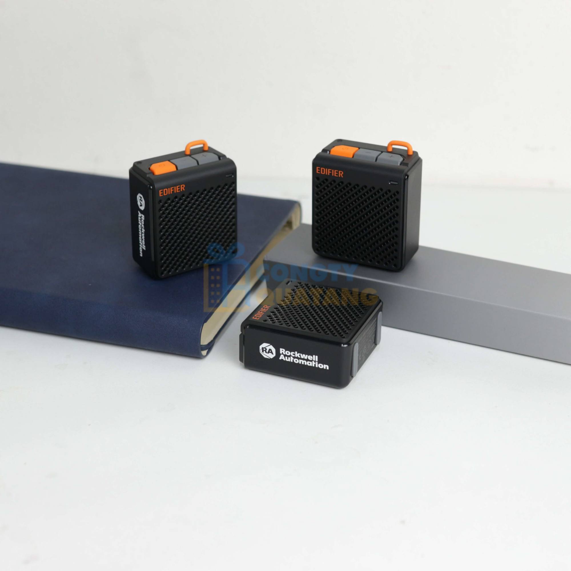 Loa Bluetooth mini đang là món quà được ưa chuộng