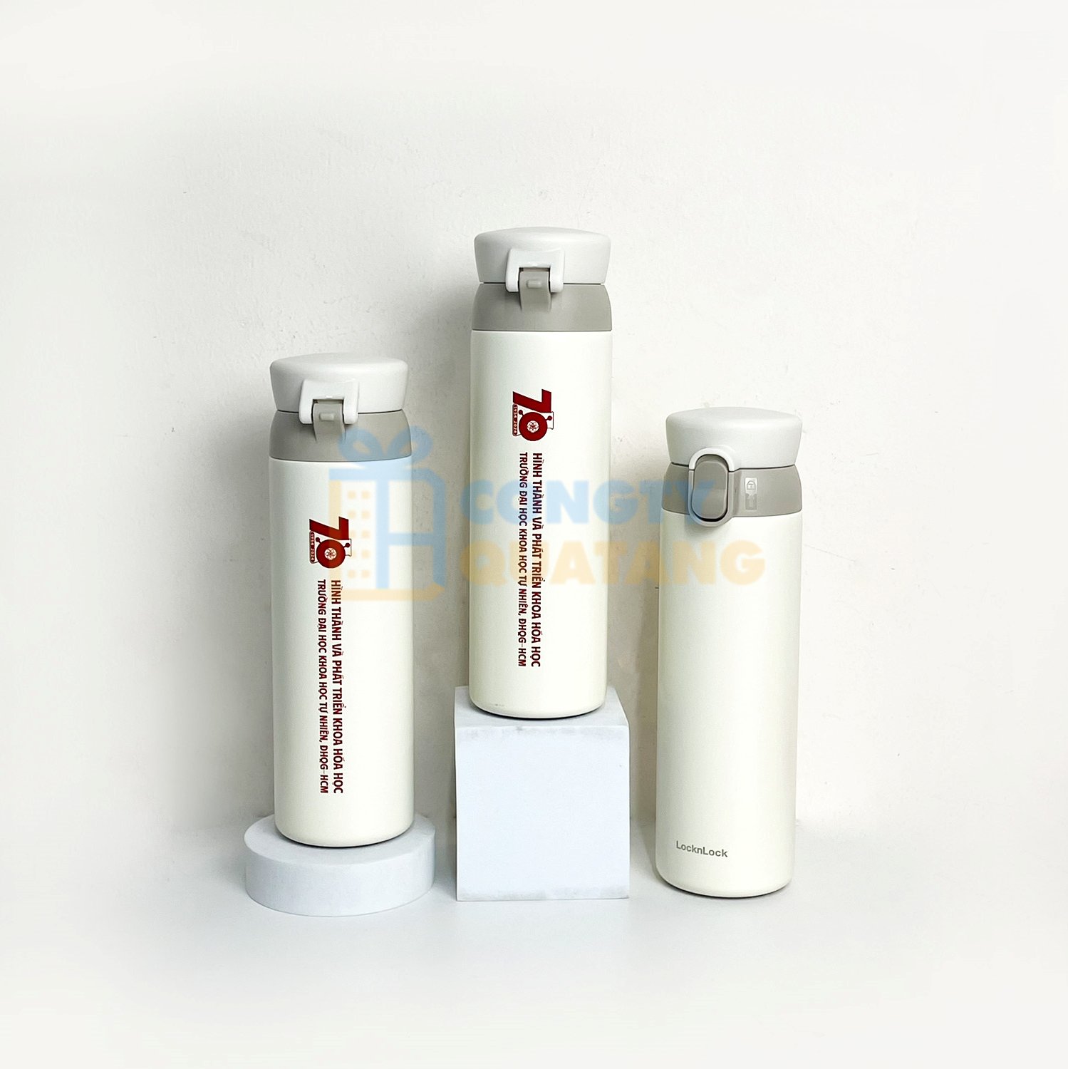 Kích thước logo cân đối, không nên chiếm nhiều diện tích