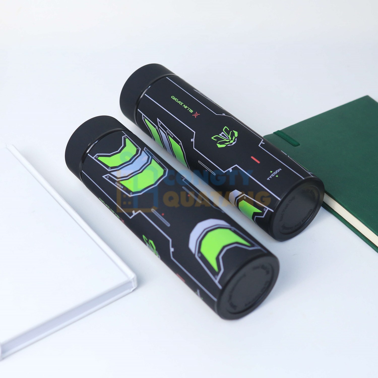 Màu logo sáng nên chọn bình giữ nhiệt nền tối để nổi bật thương hiệu