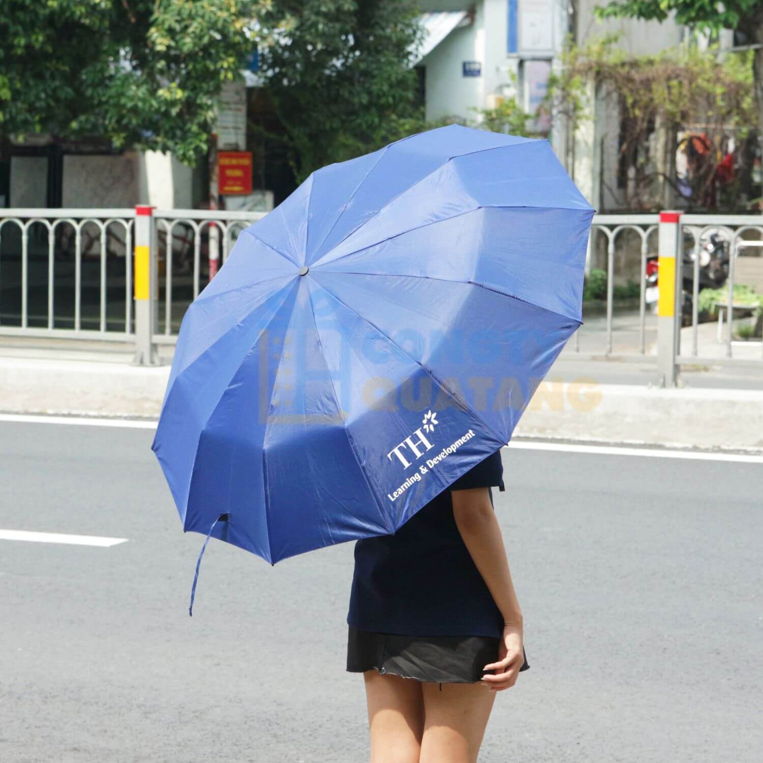 Cách chọn màu vải ô dù cầm tay phù hợp với từng ngành nghề - Congtyquatang.com.vn