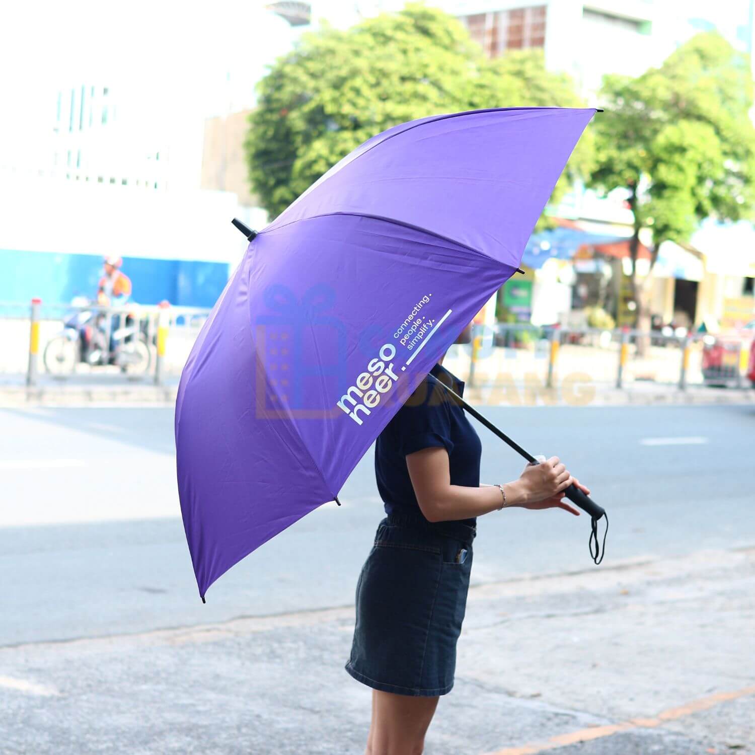 Cách kiểm tra độ bền mực in trên ô dù cầm tay - Congtyquatang.com.vn