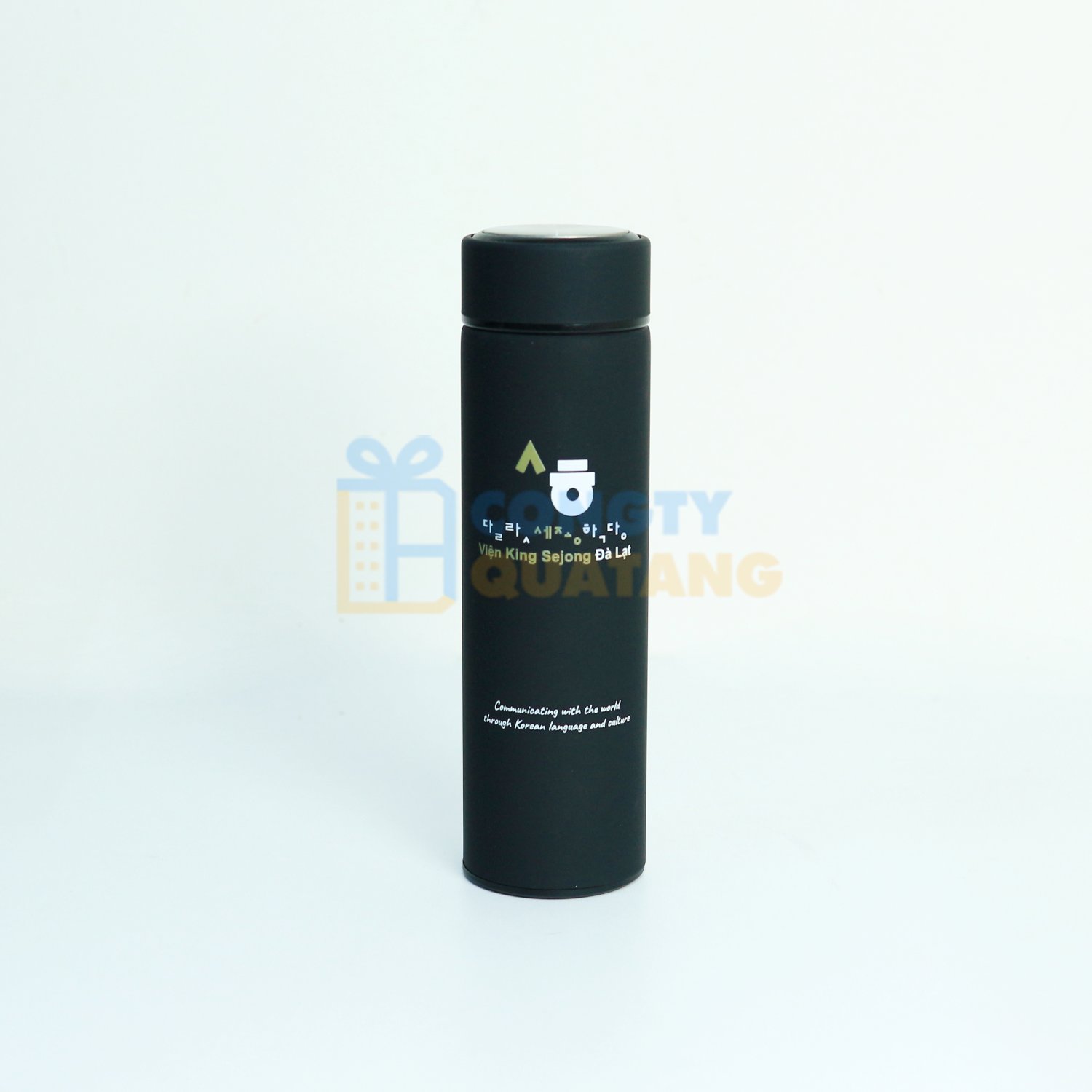 Vệ sinh bình nước giữ nhiệt in logo mỗi ngày để bảo vệ sức khỏe