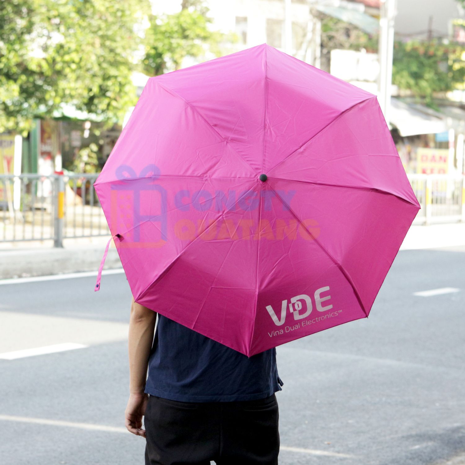 Hướng dẫn chọn ô dù cầm tay in logo theo lĩnh vực kinh doanh - Congtyquatang.com.vn