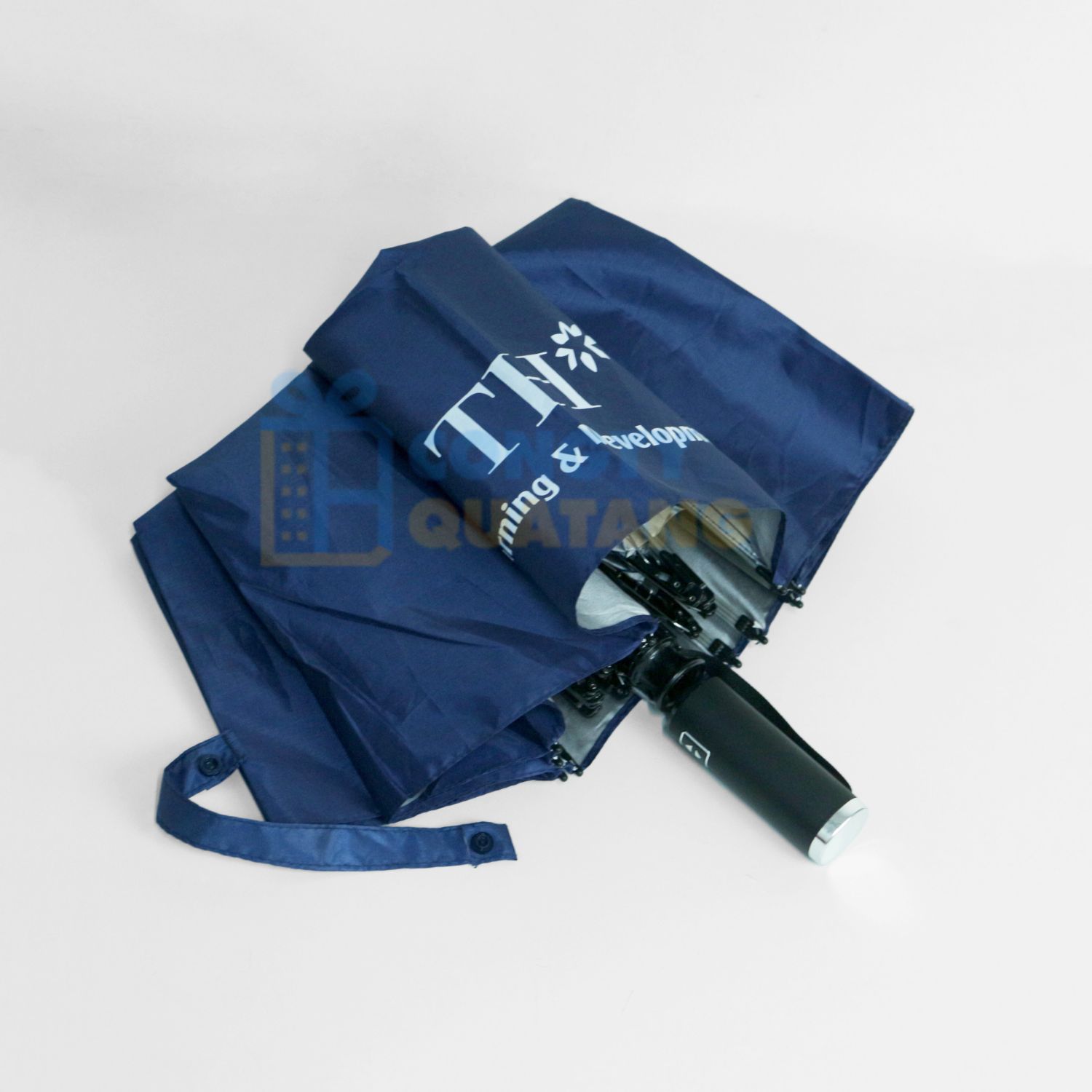 Phân biệt vải Polyester và vải Pongee: Loại nào chống tia UV và bền màu hơn? - Congtyquatang.com.vn