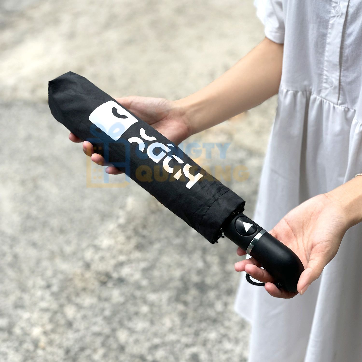 Phối màu ô dù in logo như thế nào tăng độ nhận diện thương hiệu? - Congtyquatang.com.vn