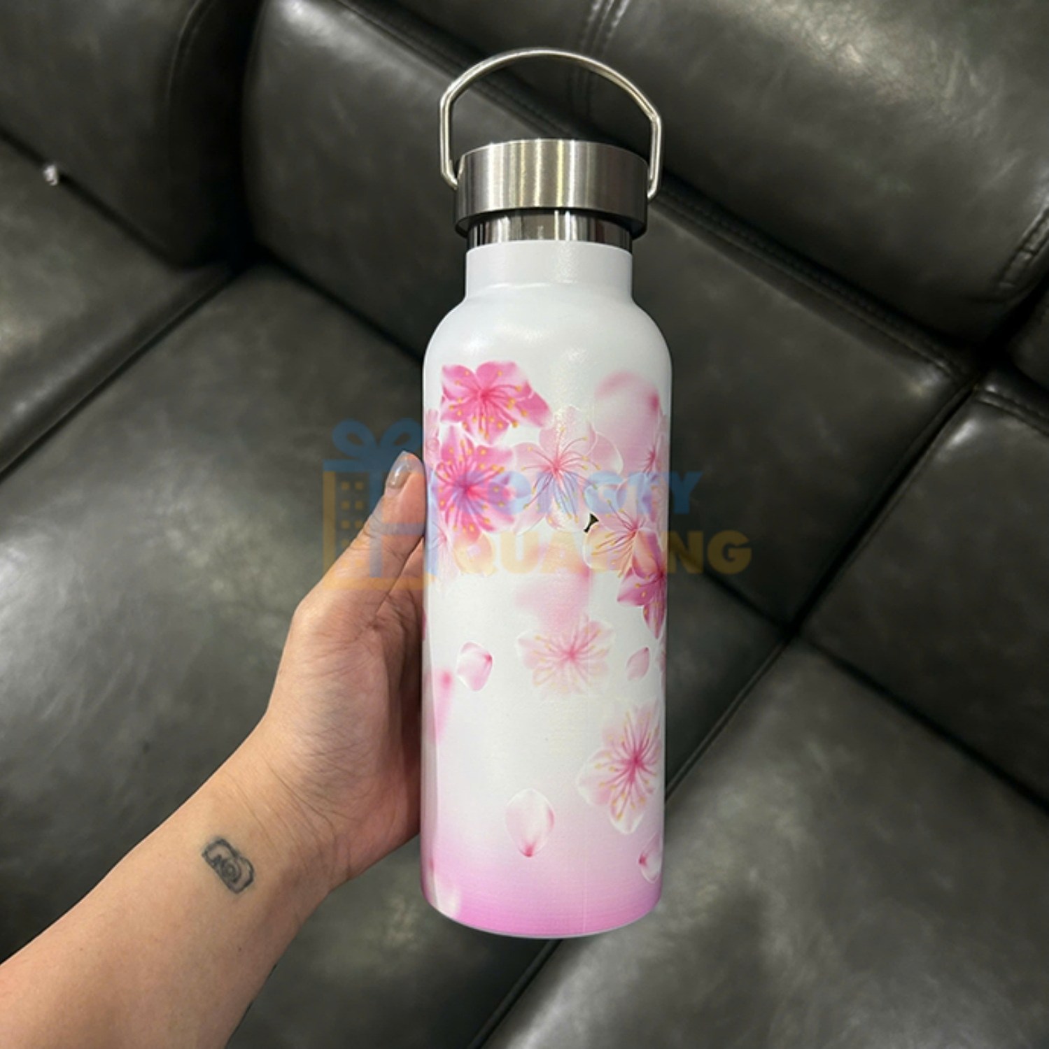 Công nghệ in UV logo lên bình nước giữ nhiệt sắc nét