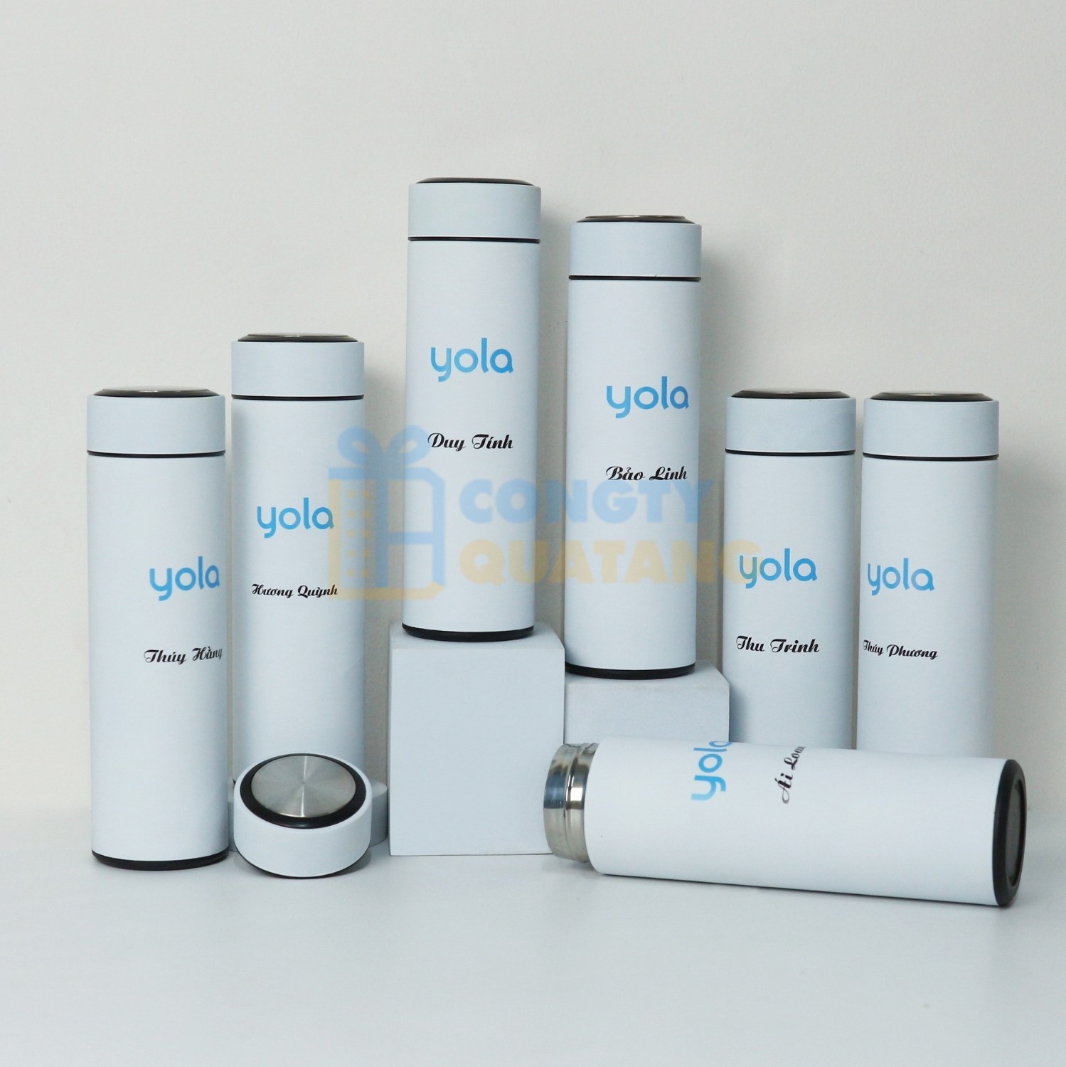 Giá in logo tại DTH Gift chỉ từ 15.000đ/vị trí chưa tính giá bình lẻ