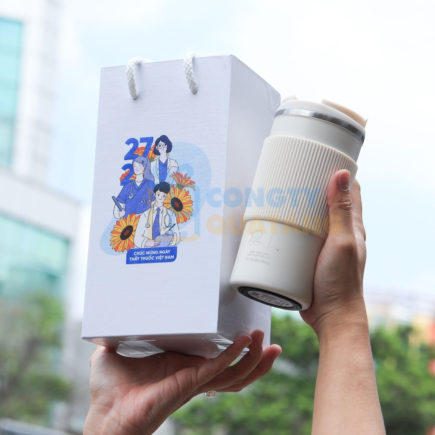 Gợi ý 11 quà tặng bác sĩ sang trọng và giàu ý nghĩa - congtyquatang.com.vn