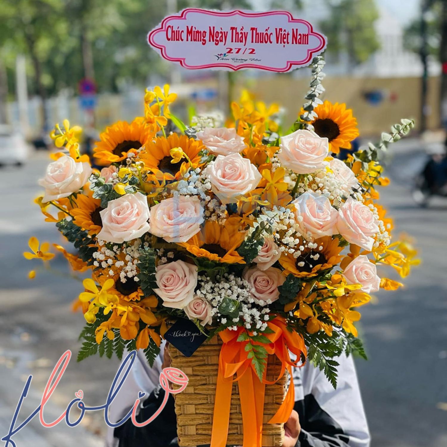 Top 10 món quà tặng ngày thầy thuốc Việt Nam ý nghĩa, thiết thực - congtyquatang.com.vn