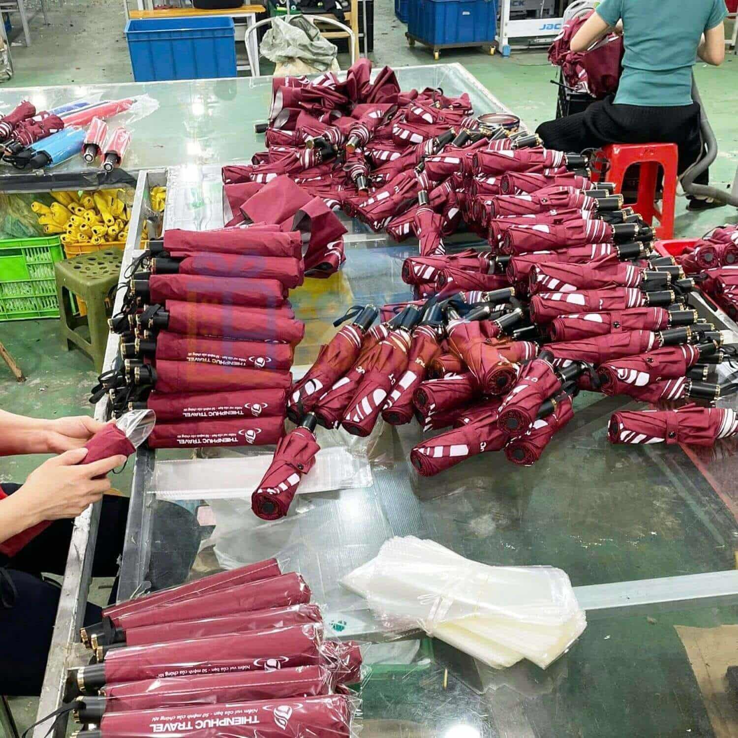 Quy trình đặt ô dù in logo quà tặng số lượng lớn tại DTH Gift - Congtyquatang.com.vn