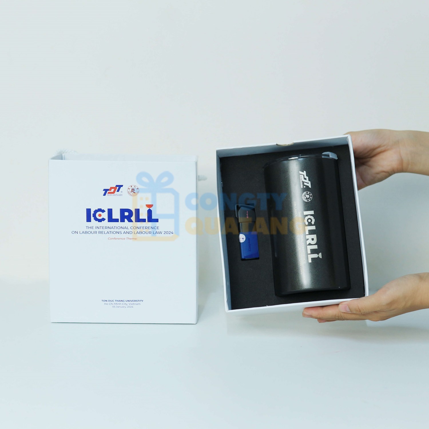 Giftset bình giữ nhiệt và USB in logo