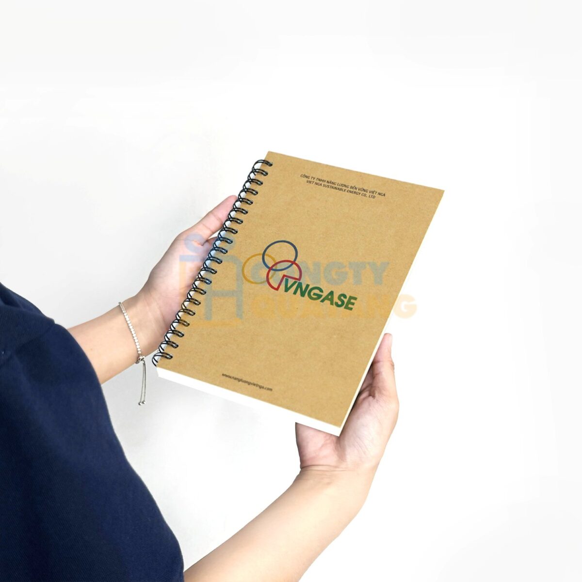 Sổ tay lò xo bìa Kraft A5 ST-XK101 - congtyquatang.com.vn