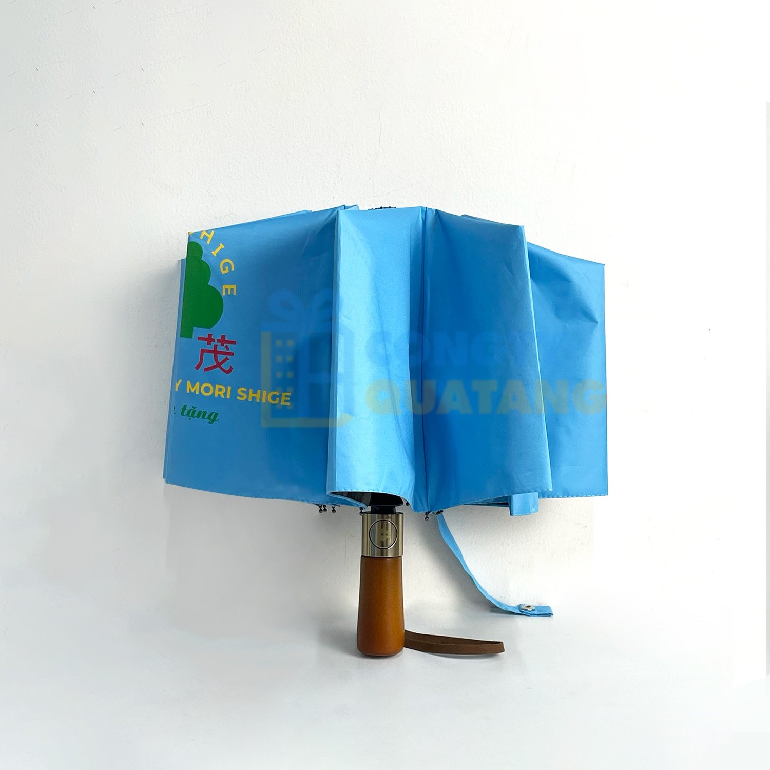 6 thời điểm phù hợp để tặng ô dù cầm tay in logo - Congtyquatang.com.vn