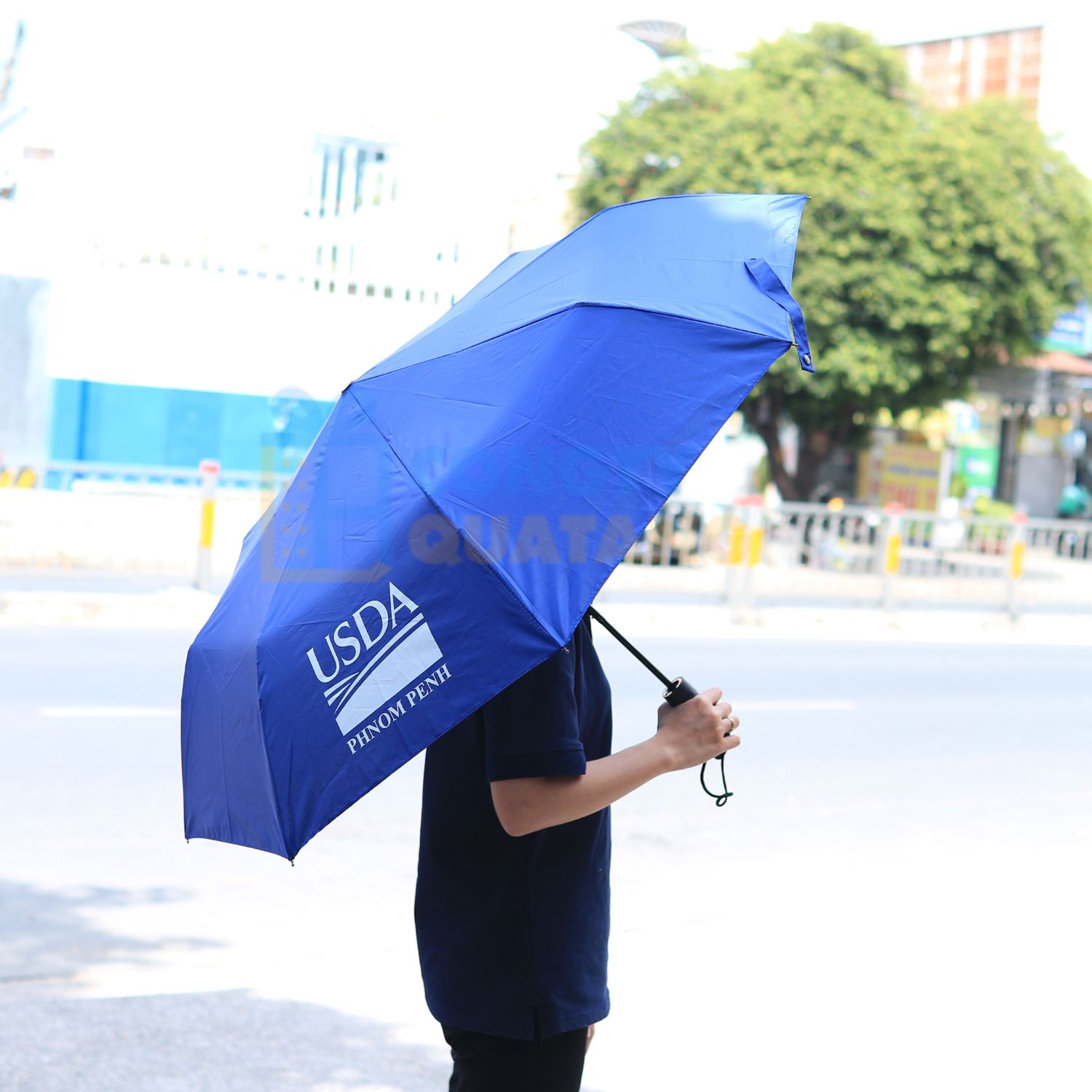 6 tiêu chuẩn đóng gói ô dù cầm tay in logo tại DTH Gift đảm bảo không nhăn, không hỏng dáng - Congtyquatang.com.vn