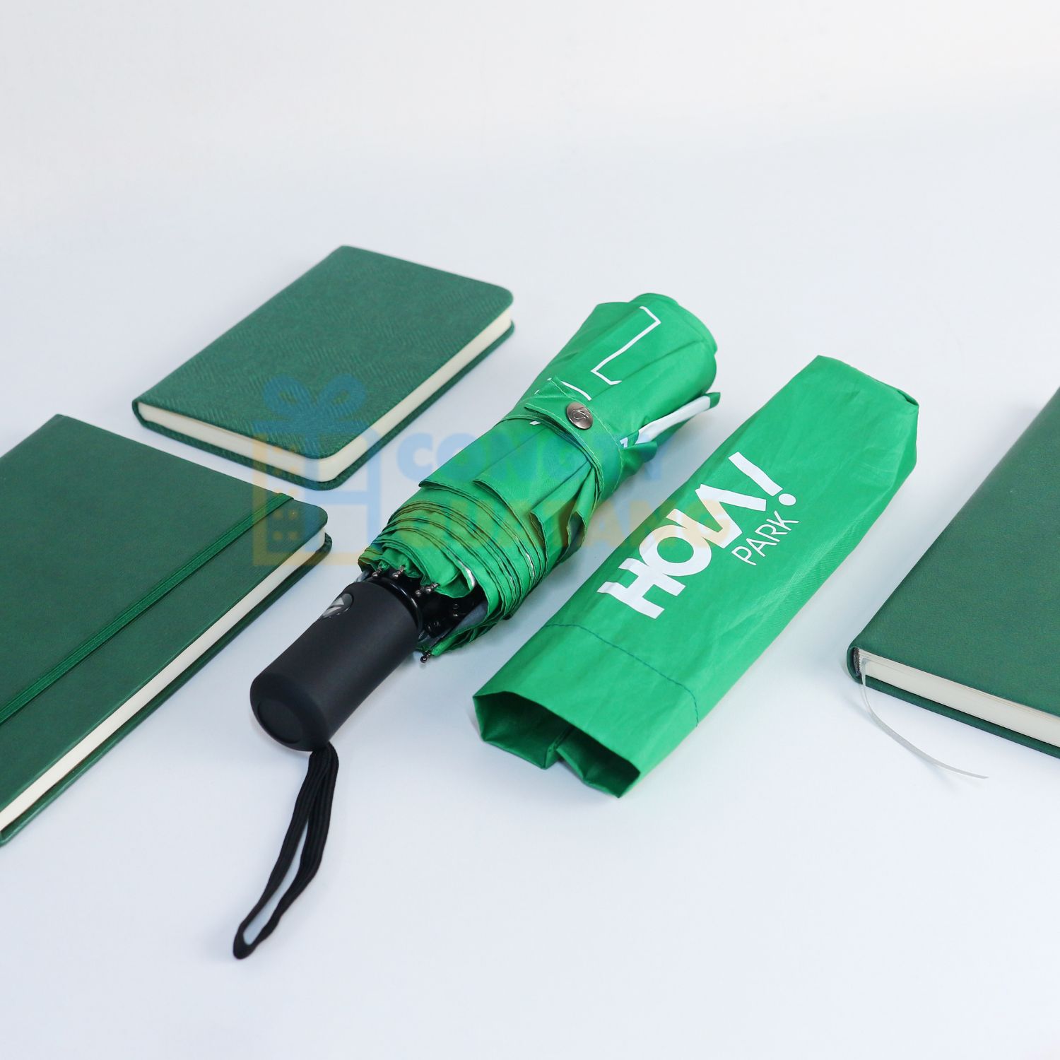 Nên in logo lên múi hay vỏ bao ô dù cầm tay? 4 vị trí vàng giúp thương hiệu nổi bật - Congtyquatang.com.vn