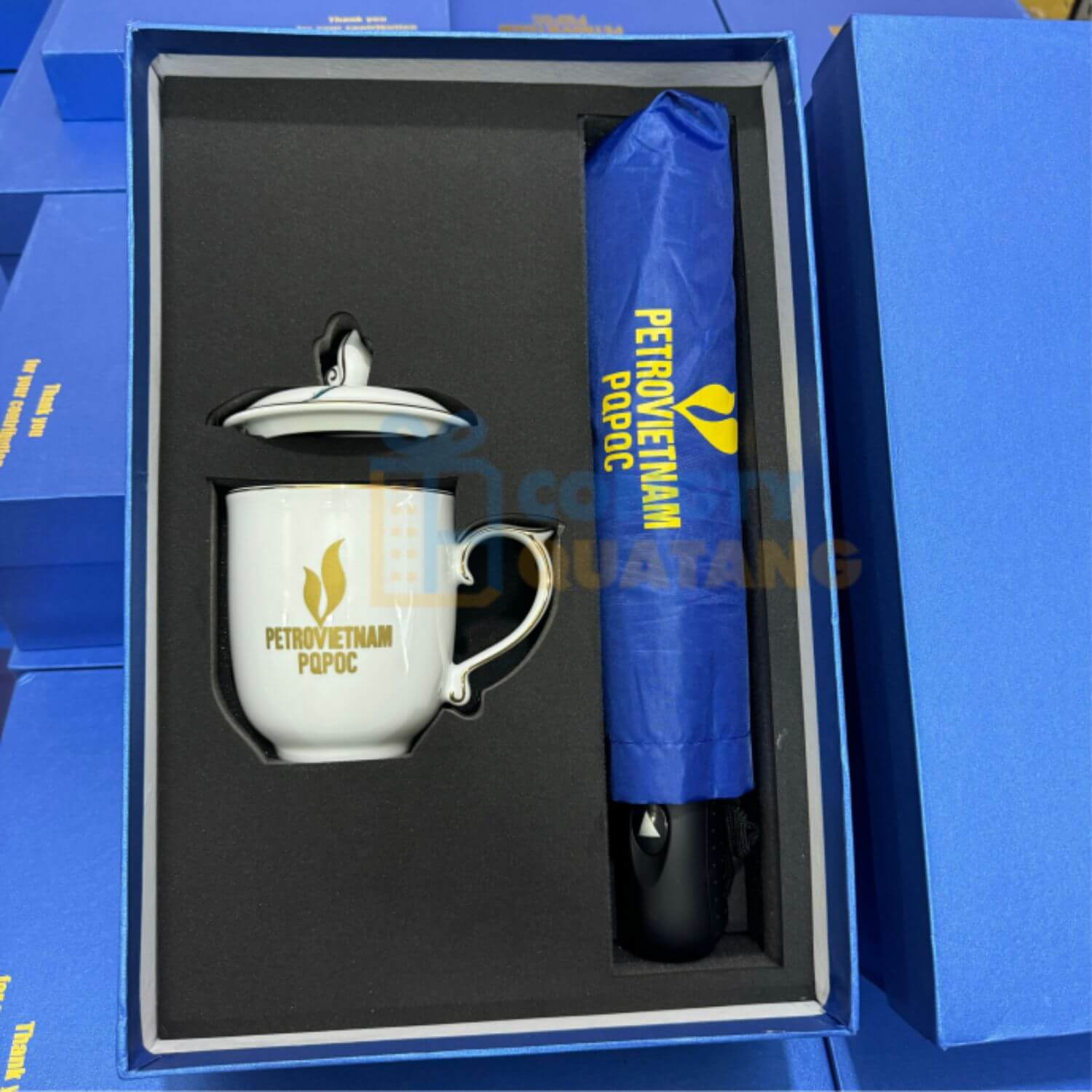 Gợi ý 7 ý tưởng giftset kết hợp với ô dù in logo - Congtyquatang.com.vn
