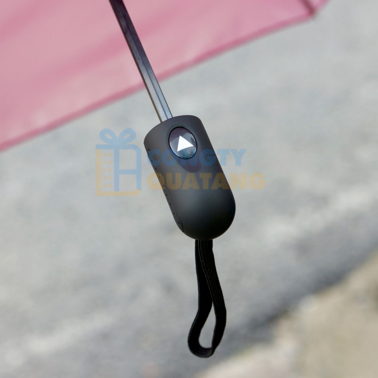 7 yếu tố ảnh hưởng đến giá in ô dù cầm tay tại DTH Gift - Congtyquatang.com.vn