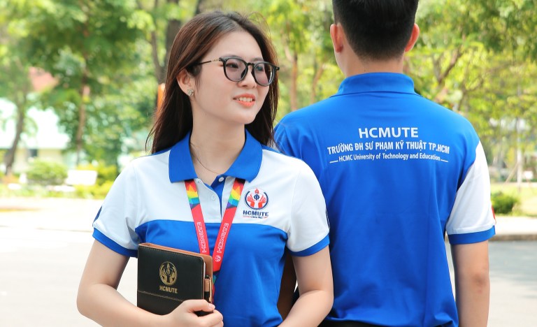 Áo thun đồng phục in logo UTE sắc nét, tăng độ nhận diện thương hiệu