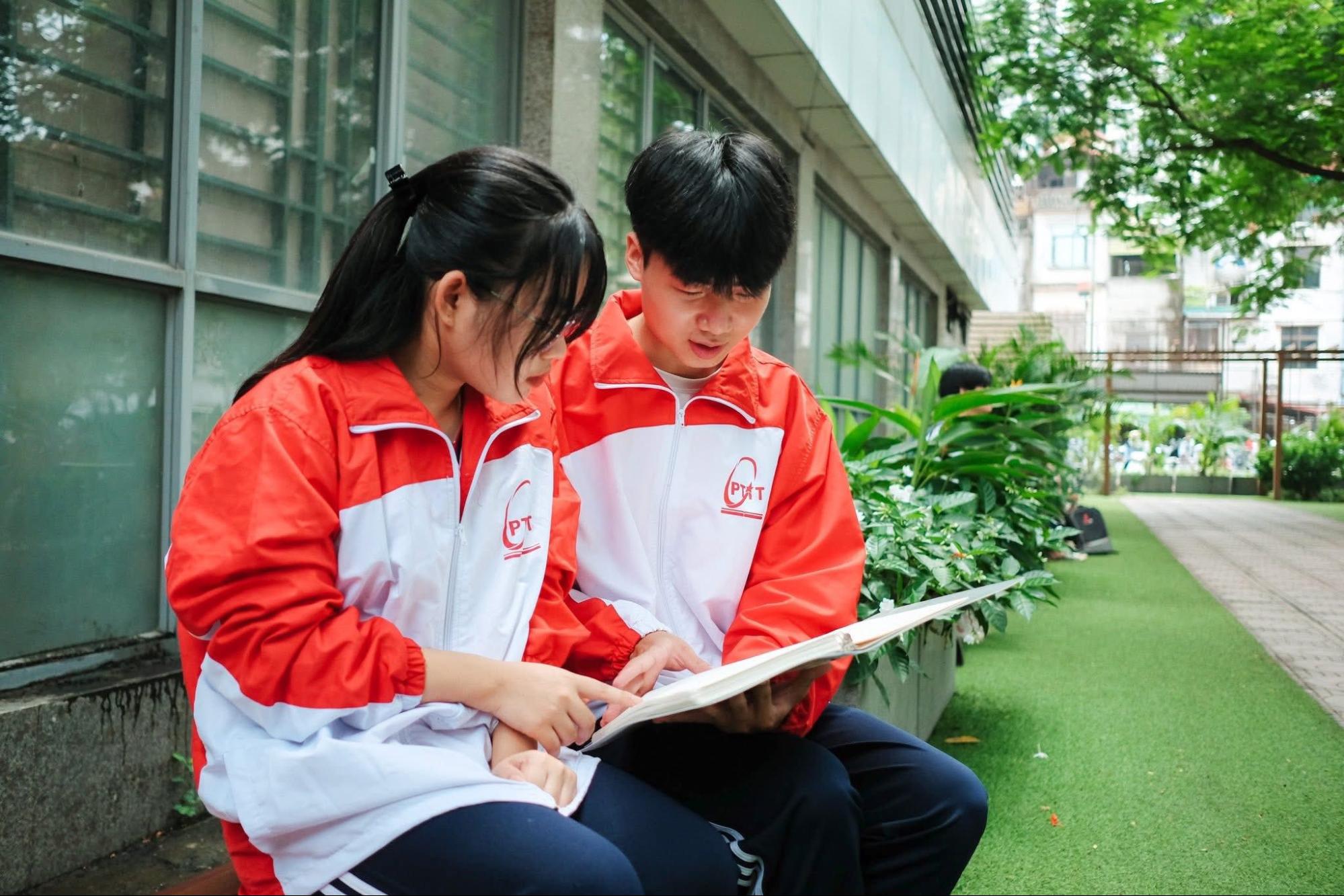 DTH Gift nhận sản xuất áo thun in logo PTIT theo yêu cầu