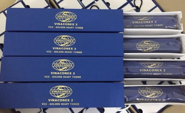 In logo lên ô dù làm quà tặng tri ân khách hàng