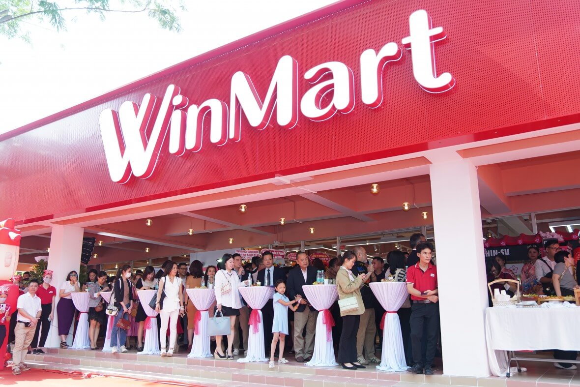 Logo của Winmart được ứng dụng trên bảng hiệu