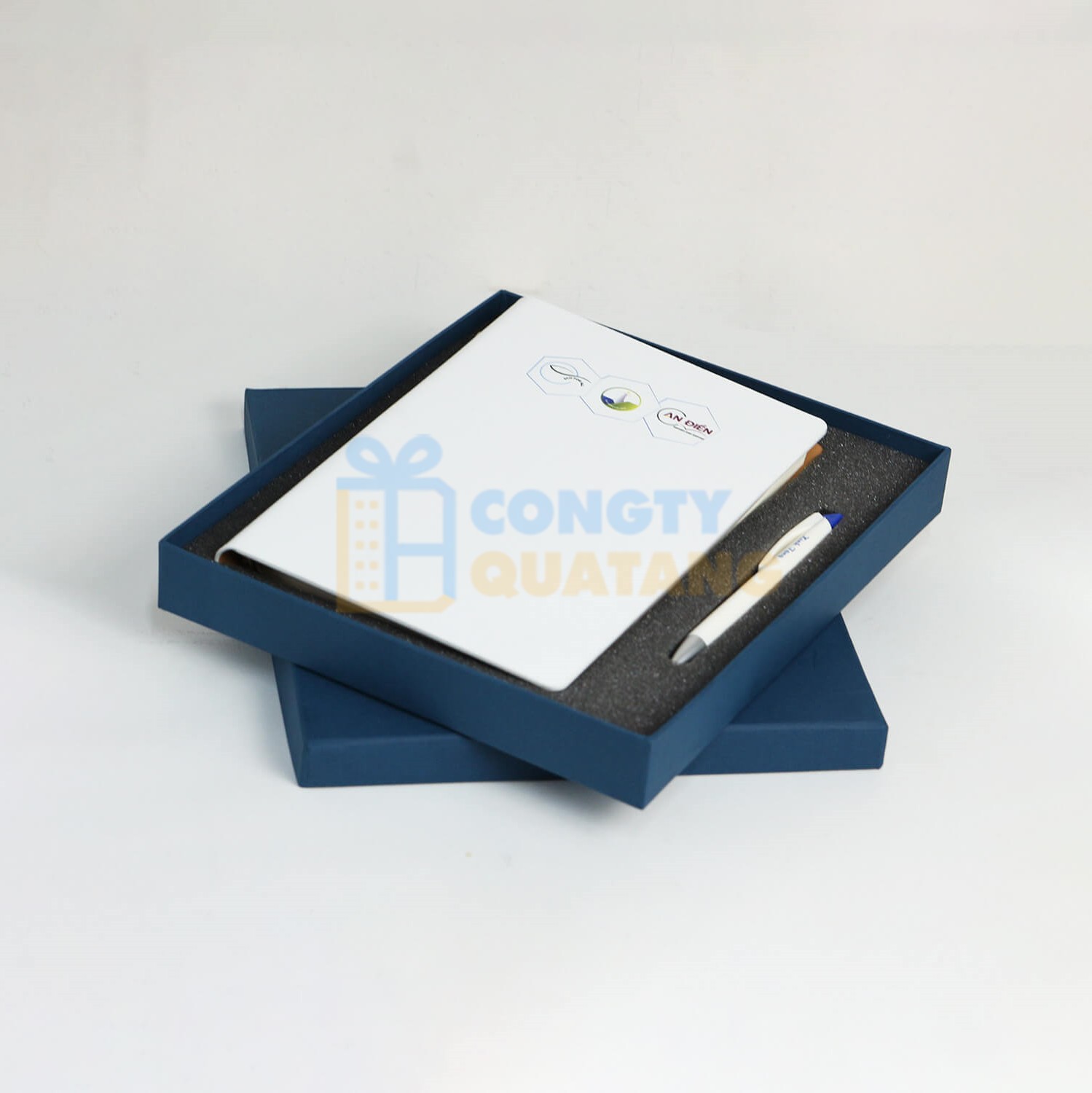 Custom pen and notebook set offers a practical way to celebrate a new role with everyday professional use