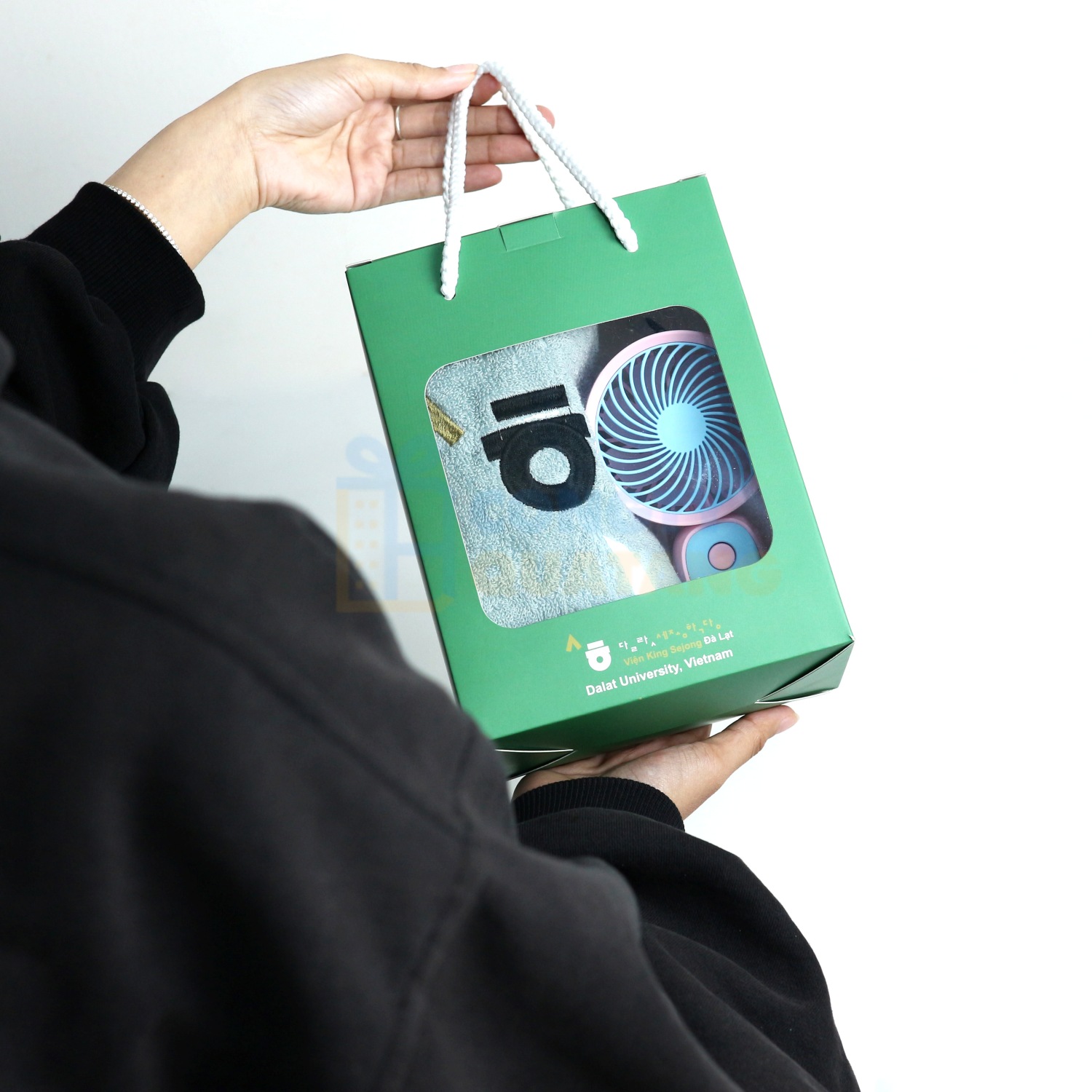 The best customer appreciation gift ideas feel personal, useful and culturally appropriate for every client relationship