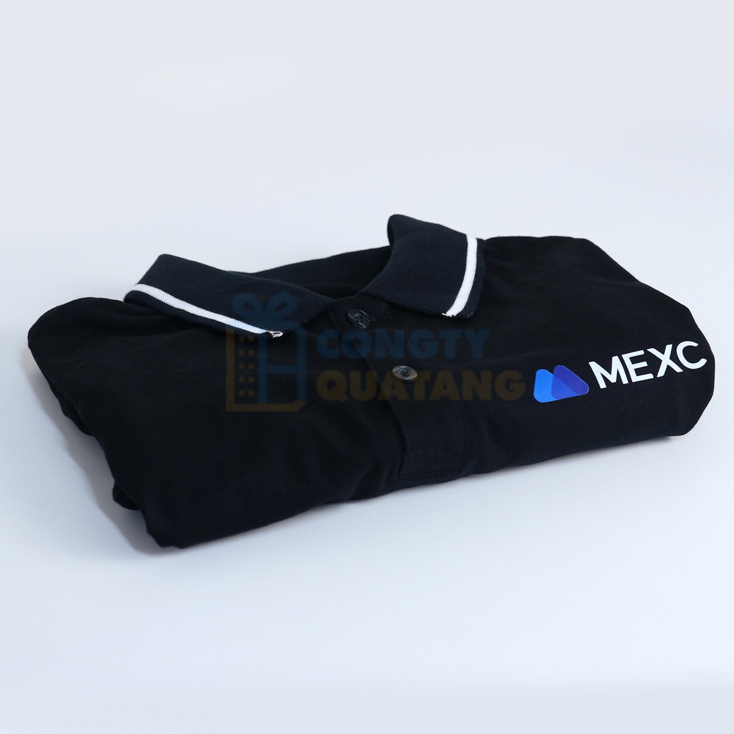 Branded apparel builds team identity during events, retreats and outdoor activities Branded apparel builds team identity during events, retreats and outdoor activities