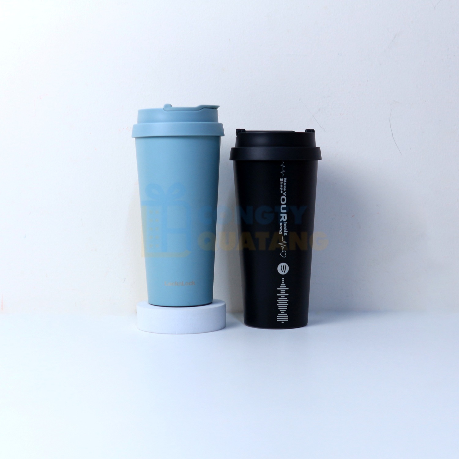 A personalized vendor mug delivers everyday convenience while keeping your brand visible in offices, meetings and commutes