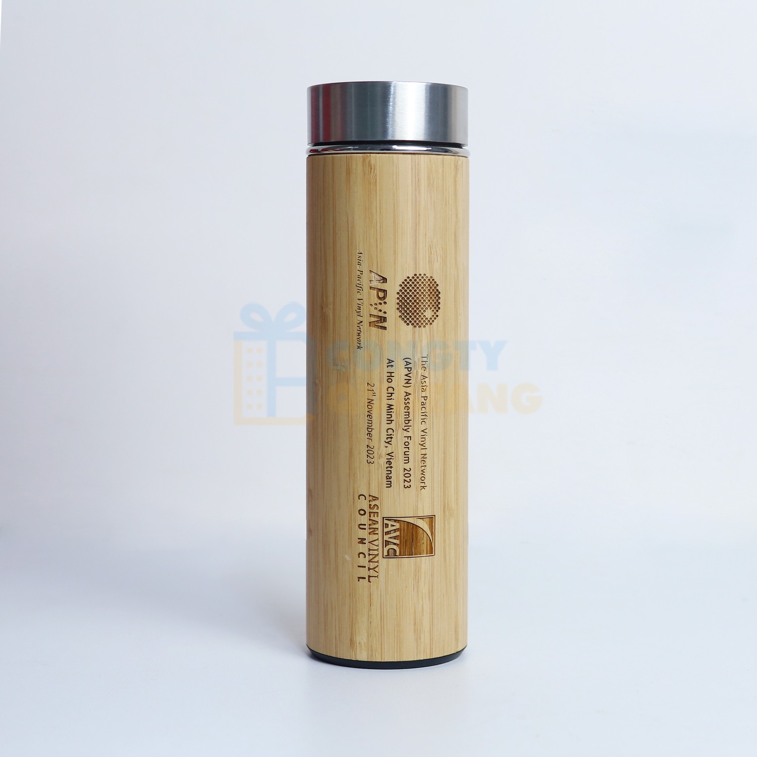 Quà tặng xanh ưu tiên sản phẩm tái sử dụng, thiết thực và có thể dùng lâu dài như bình giữ nhiệt vỏ tre Quà tặng xanh ưu tiên sản phẩm tái sử dụng, thiết thực và có thể dùng lâu dài như bình giữ nhiệt vỏ tre