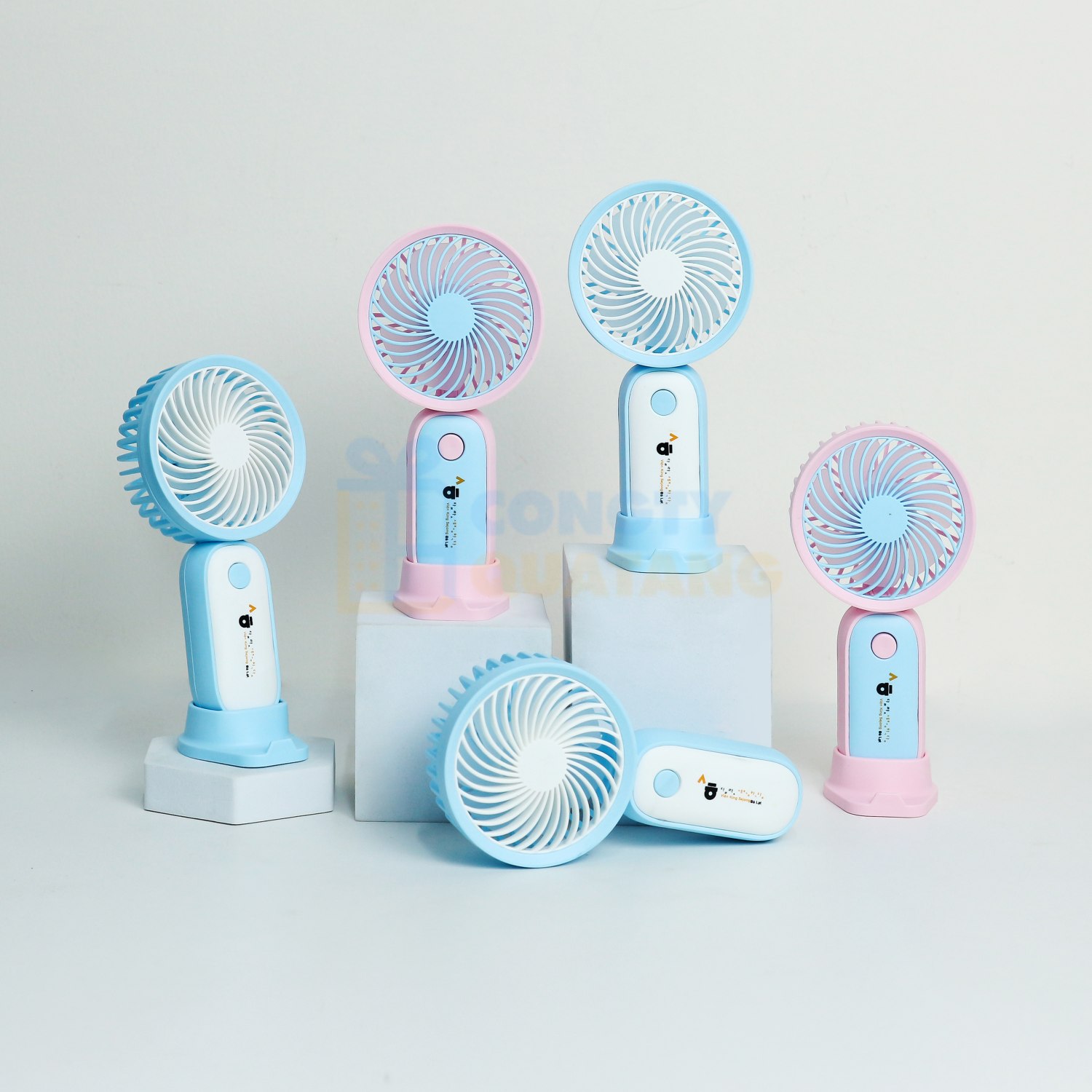 Quạt mini nhỏ gọn giúp làm mát nhanh, phù hợp người lao động thường xuyên di chuyển Quạt mini nhỏ gọn giúp làm mát nhanh, phù hợp người lao động thường xuyên di chuyển